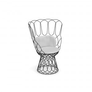 Sillón Re-trouvé para espacios exteriores diseñado por Emu.