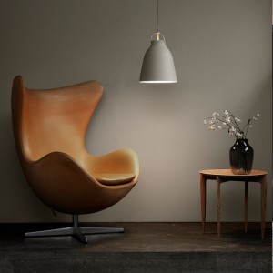 Sillón Egg de piel Frizt Hanse con un diseño danes moderno y elegante.