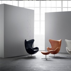 Sillón Egg de piel Frizt Hanse con un diseño danes moderno y elegante.