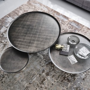 Mesa auxiliar Amerigo de Cattelan Italia. Mesa auxiliar con diseño moderno y elegante.