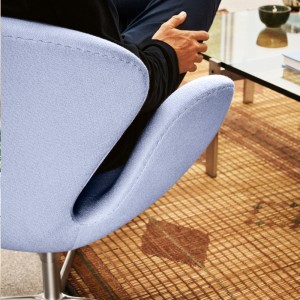 Sillón Swan Textil de Fritz Hansen cuenta con elegancia, modernia en su diseño único.