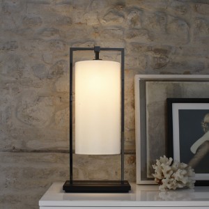 Lámpara sobremesa Athena de Contardi con diseño elegante, vanguardista y moderno.