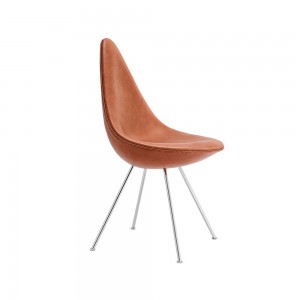 Silla carcasa tapizada Drop. Fritz Hansen con acabados elegantes de alto lujo.