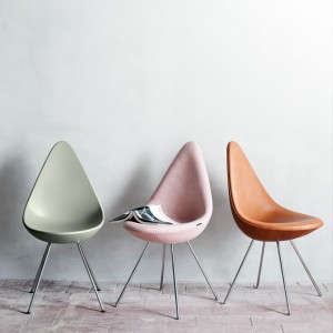 Silla carcasa tapizada Drop. Fritz Hansen con acabados elegantes de alto lujo.