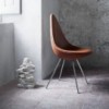 Silla carcasa tapizada Drop. Fritz Hansen con acabados elegantes de alto lujo.