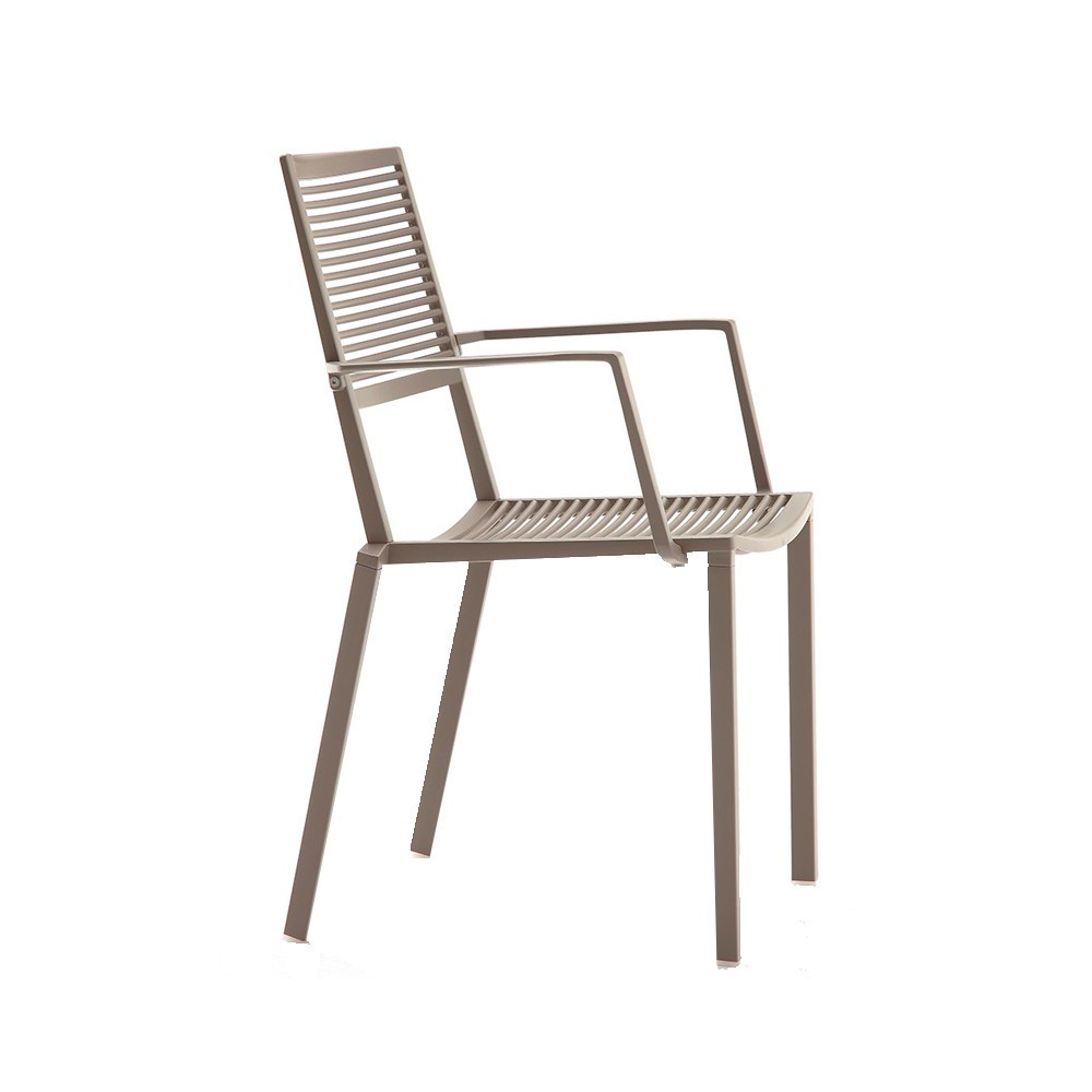 Sillón Easy de Fast. Sillones apilables ideales para exteriores de Fast.