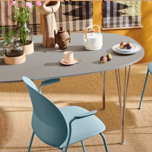 Florero Low Vase. Fritz Hansen con un diseño moderno de alto lujo.