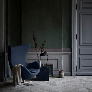 Sillón Egg tapizada Frizt Hanse con un diseño danes moderno y elegante.