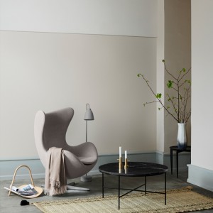 Sillón Egg tapizada Frizt Hanse con un diseño danes moderno y elegante.