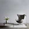 Sillón Egg tapizada Frizt Hanse con un diseño danes moderno y elegante.