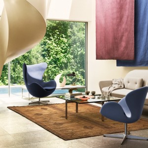 Sillón Egg tapizada Frizt Hanse con un diseño danes moderno y elegante.