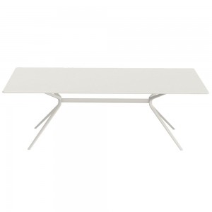 Mesa rectangular Moai de Fast ideal para exteriores. Mesas modernas para terrazas.