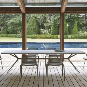 Mesa rectangular Gres Moai de Fast de exterior con diseño moderno y elegante.