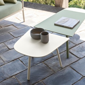 Mesa baja Aluminio Mosaiko moderna y elegante de Fast. Mesitas para exteriores.