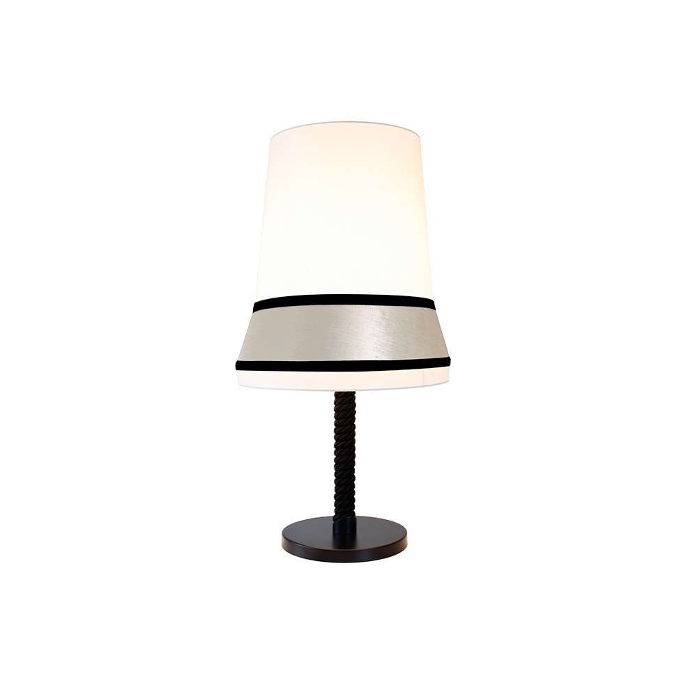 Lámpara sobremesa Audrey TA de Contardi con diseño elegante, vanguardista y moderno.