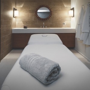 Lámpara aplique de pared  Bach AP de Contardi con diseño elegante, vanguardista y moderno.
