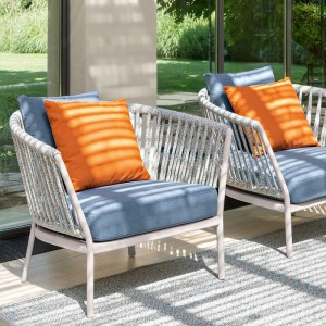 Butaca Ria con elegante diseño moderno perfecto para ambientes exteriores de Fast.