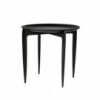 Mesa baja Tray Table con forma elegante de Fritz Hansen en dos acabados modernos.