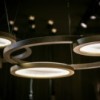 Lámpara suspensión Eclisse de Contardi con anillos LED y diseño moderno, elegante y sofisticado.