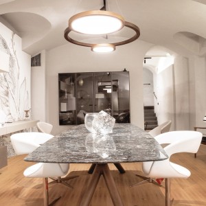 Lámpara suspensión Eclisse de Contardi con anillos LED y diseño moderno, elegante y sofisticado.