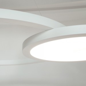 Lámpara suspensión Eclisse de Contardi con anillos LED y diseño moderno, elegante y sofisticado.