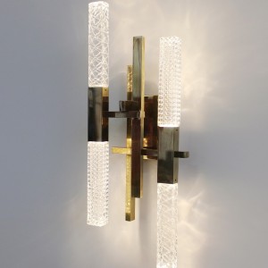 Lámpara aplique de pared Mikado de Contardi con diseño elegante, vanguardista y moderno.