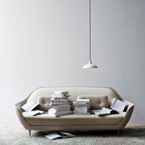 Lámpara supensión Kaiser Idell. Fritz Hansen con un diseño elegante de alto lujo.