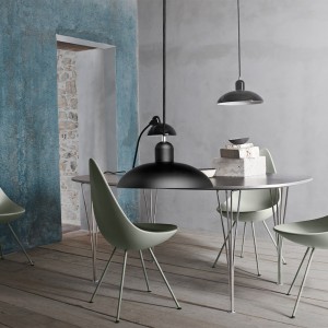 Lámpara supensión Kaiser Idell. Fritz Hansen con un diseño elegante de alto lujo.