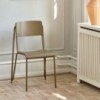 Silla moderna Petit Standard perfecta para espacios interiores catálogo Hay.