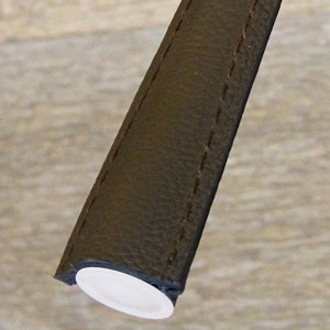 Lámpara de pared Flexiled Leather de Contardi con diseño elegante, elegante y moderno.
