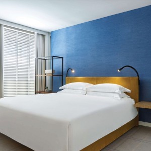 Lámpara de pared Flexiled Leather de Contardi con diseño elegante, elegante y moderno.