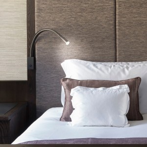 Lámpara de pared Flexiled Leather de Contardi con diseño elegante, elegante y moderno.