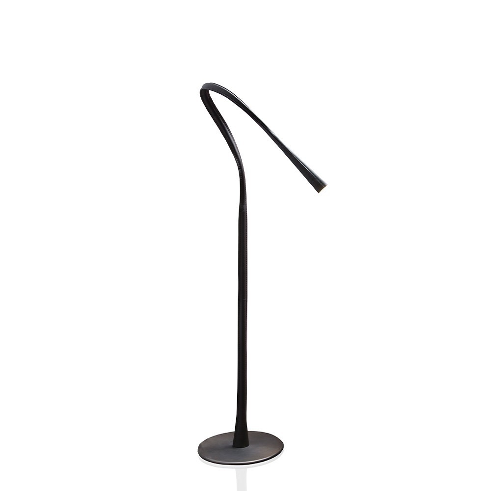 Lámpara pie Flexiled de Contardi con un diseño elegante lleno de grandes acabados y modernidad.