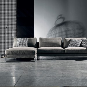 Lámpara pie Flexiled de Contardi con un diseño elegante lleno de grandes acabados y modernidad.