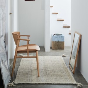Silla N01 de Fritz Hansen estilo Danes y Japones con un diseño elegante y moderno