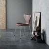 Silla Series 7 piel de Fritz Hansen con un diseño versatil, moderno y elegante.