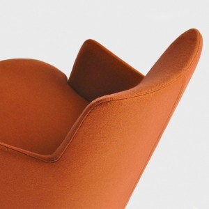 Butaca Lo Turn de Bensen con un diseño moderno, elegante y con acabados de lujo.