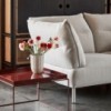 Mesa auxiliar multifuncional Tray M de HAY con gran diseño elegante y versatil.