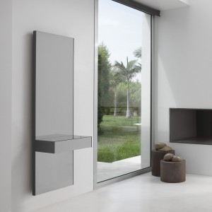 Consola con espejo Grey de Kendo ideal para estancias modernas.