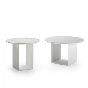 Mesa auxiliar Reflex moderna para espacios interiores de Kendo.