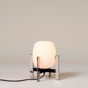 Lámpara sobremesa Cestita Metálica 1962 de Santa & Cole. Lámparas de diseño