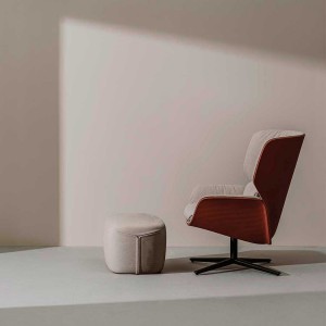 Butaca Nuez Andreu World. Diseño moderno y elegante ideal para contract.