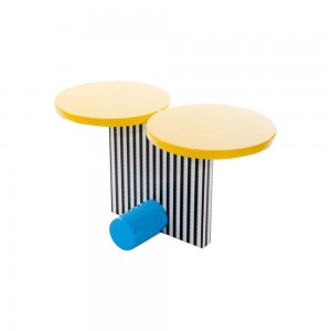 Mesita Polar de Memphis. Mesita diseño M. De Lucchi.