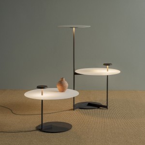 Lámpara suelo Flat 5945 de Vibia. Diseó moderno de iluminación para interiores.