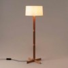 Lámpara pie FAD Fija 1974 de SantaCole. Lámparas de diseño moderno y elegante.