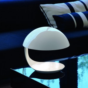 Lámpara sobremesa Cobra de elegante diseño moderno de Martinelli Luce.