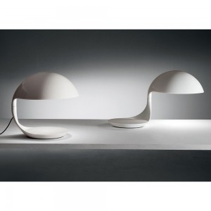 Lámpara sobremesa Cobra de elegante diseño moderno de Martinelli Luce.