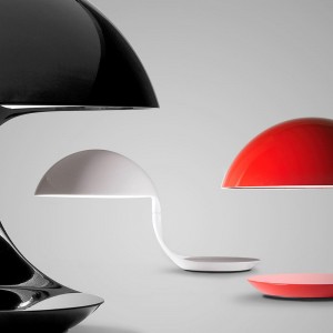 Lámpara sobremesa Cobra de elegante diseño moderno de Martinelli Luce.