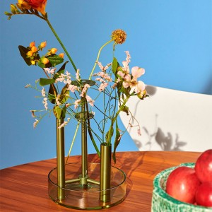 Florero Alto Ikeru de Fritz hansen de diseño elegante y moderno con estilo japones