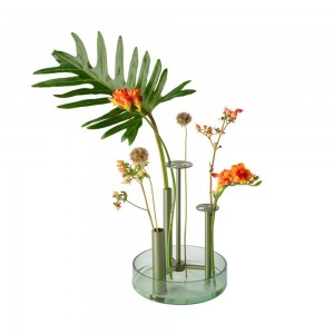 Florero Alto Ikeru de Fritz hansen de diseño elegante y moderno con estilo japones